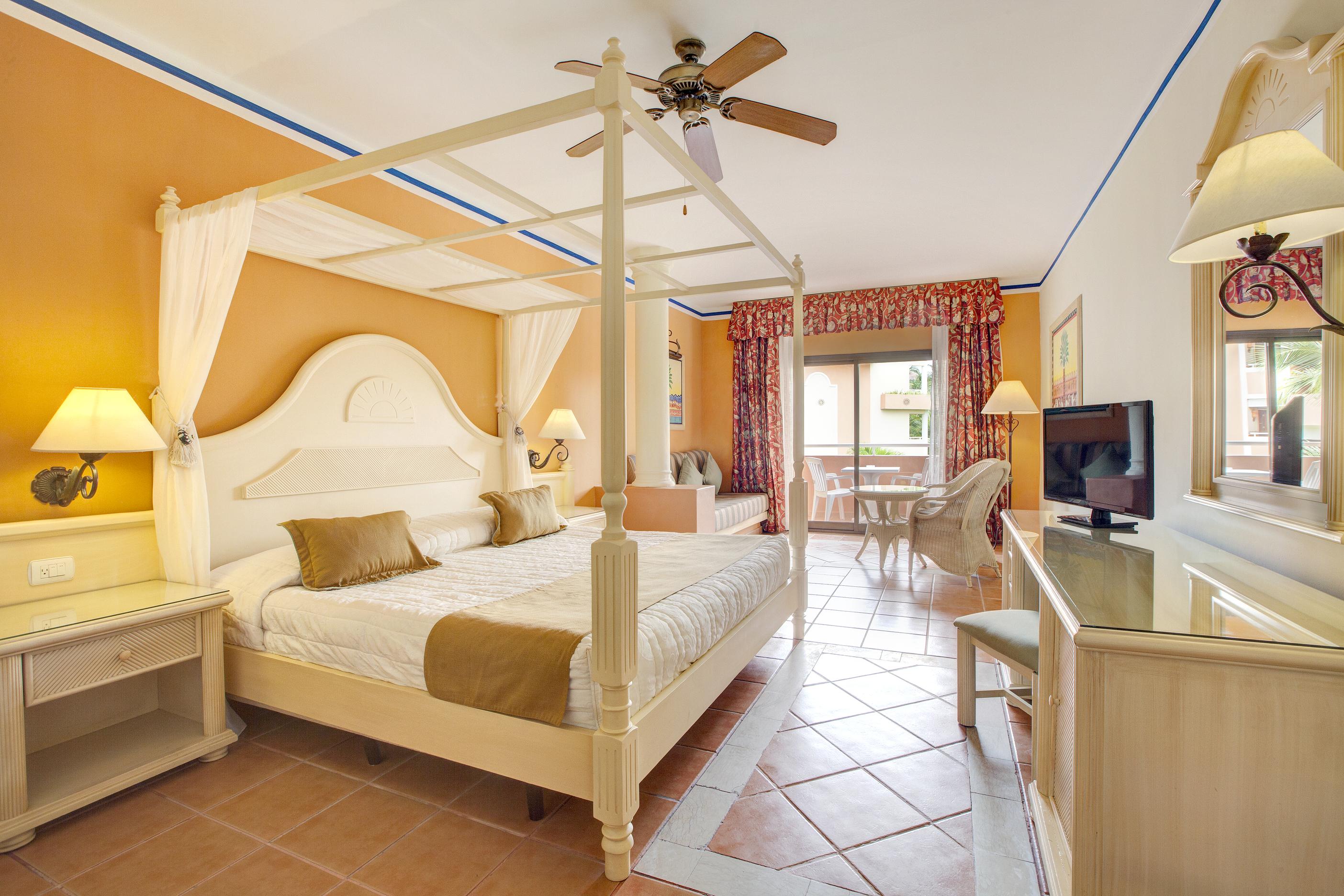 Bahia Principe Grand Bavaro Punta Cana Dış mekan fotoğraf A room at the Iberostar Grand Hotel at Playa del Inglés, Gran Canaria